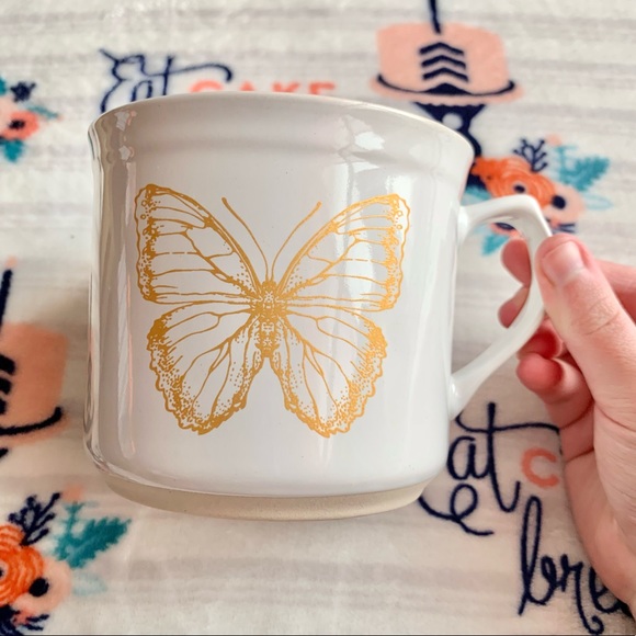 Other - 🦋 Golden Butterfly Ceramic 22oz Mug 🦋